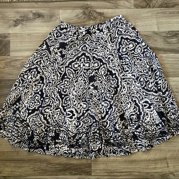 Chico’s 1 Blue, White Abstract Print Sequin Stretch Cotton Skirt MINT COND. - Picture 1 of 11